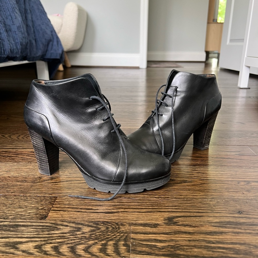 Paul Green black leather lace up booties - US 8 , UK 5.5